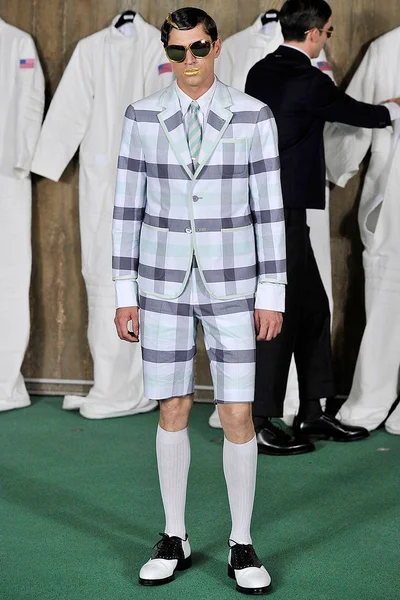 Look 15
